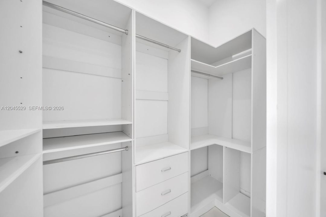 На продажу: $369,000 (4 спален, 3 ванн, 0 Квадратных фут)