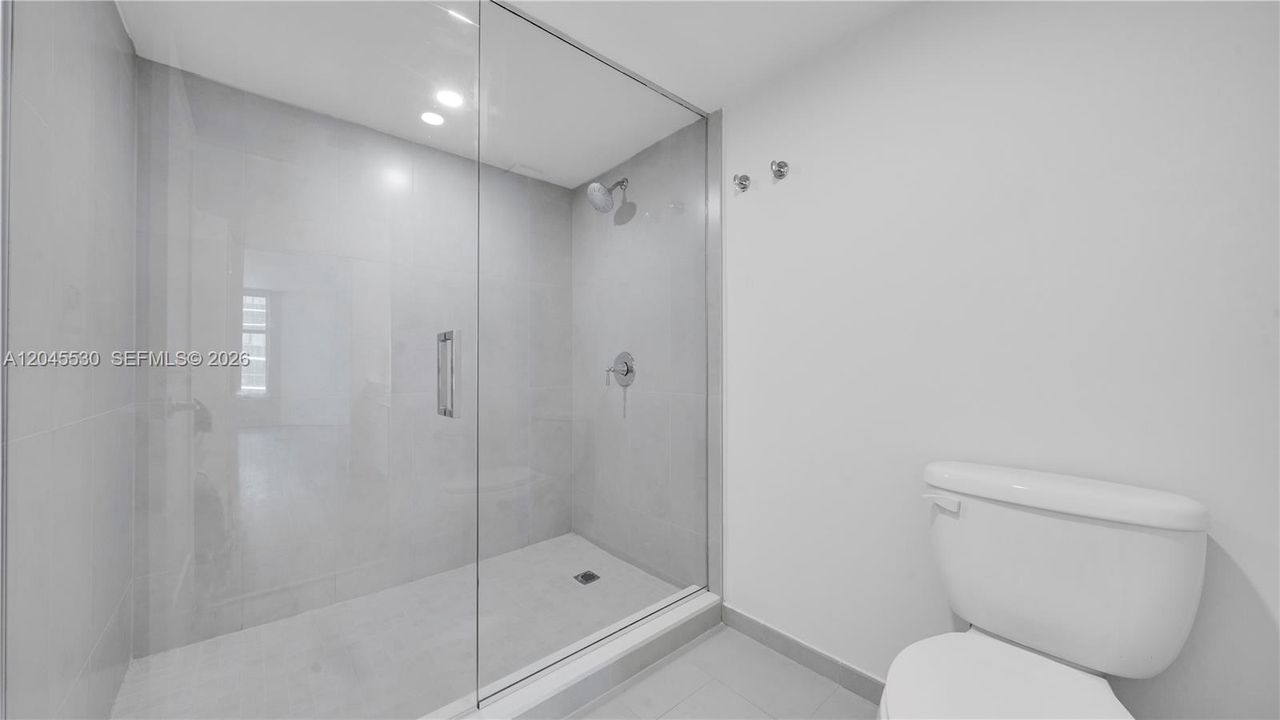 В аренду: $5,500 (2 спален, 2 ванн, 1404 Квадратных фут)