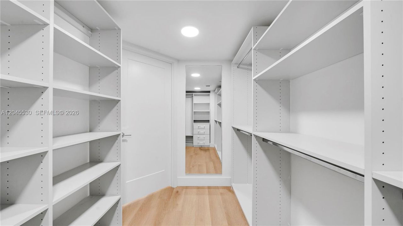 В аренду: $5,500 (2 спален, 2 ванн, 1404 Квадратных фут)