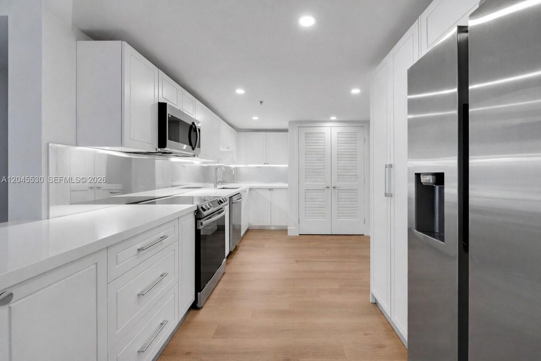 В аренду: $5,500 (2 спален, 2 ванн, 1404 Квадратных фут)