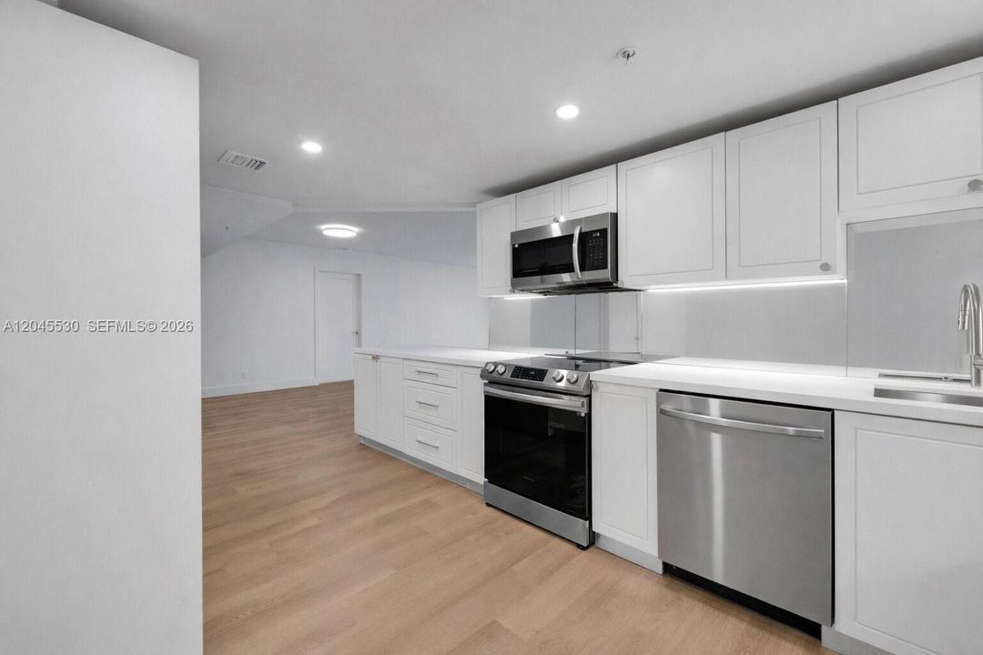 В аренду: $5,500 (2 спален, 2 ванн, 1404 Квадратных фут)