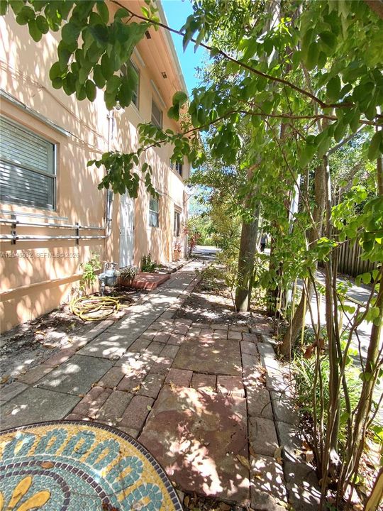 Area in front of unit, for Tenant's use