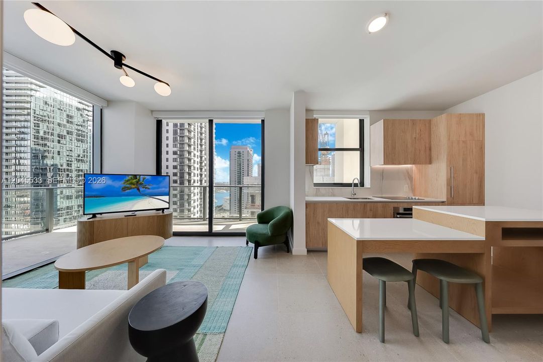 For Sale: $800,000 (2 beds, 2 baths, 754 Square Feet)