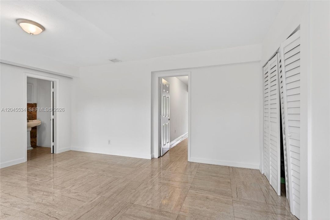 For Rent: $3,000 (3 beds, 2 baths, 2176 Square Feet)