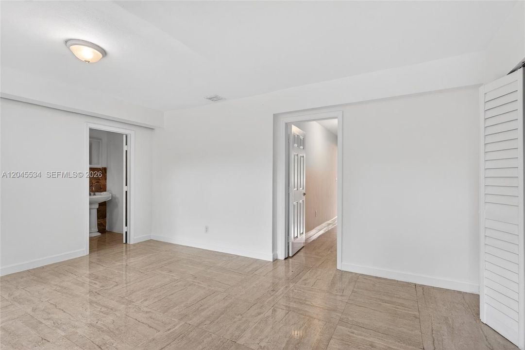 For Rent: $3,000 (3 beds, 2 baths, 2176 Square Feet)