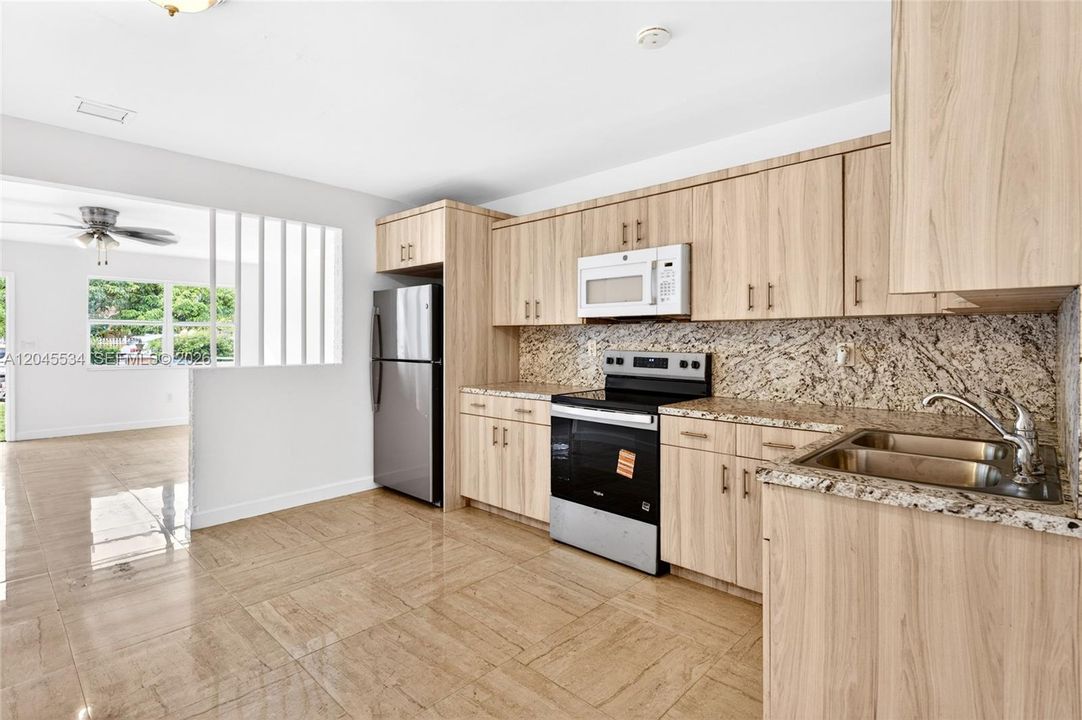 For Rent: $3,000 (3 beds, 2 baths, 2176 Square Feet)