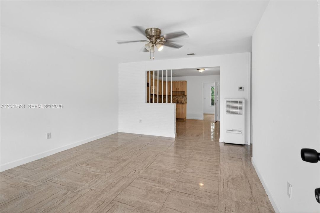 For Rent: $3,000 (3 beds, 2 baths, 2176 Square Feet)