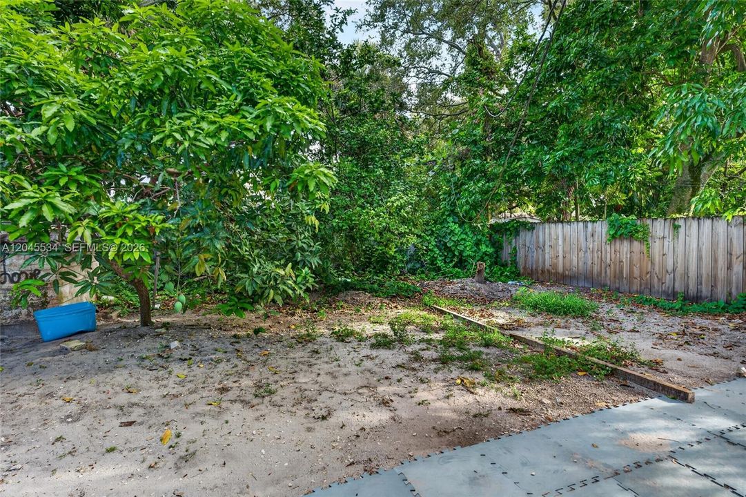 For Rent: $3,000 (3 beds, 2 baths, 2176 Square Feet)