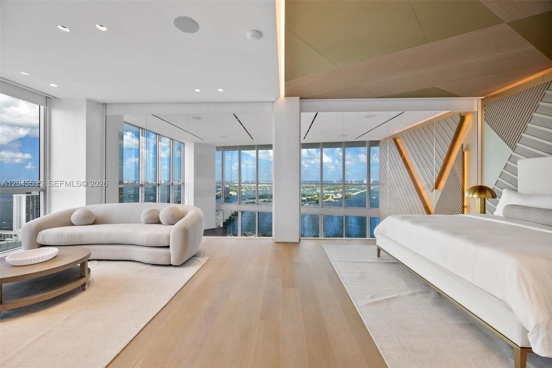 For Sale: $8,995,000 (4 beds, 4 baths, 5451 Square Feet)