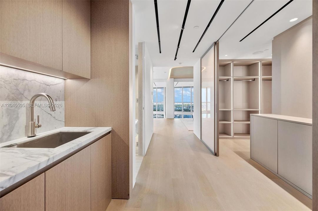 For Sale: $8,995,000 (4 beds, 4 baths, 5451 Square Feet)