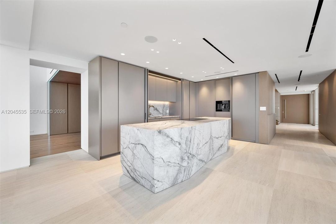 For Sale: $8,995,000 (4 beds, 4 baths, 5451 Square Feet)