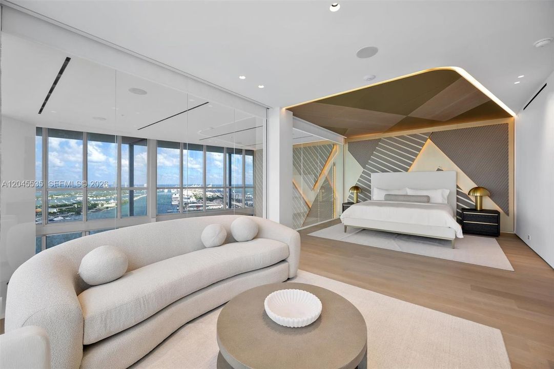 For Sale: $8,995,000 (4 beds, 4 baths, 5451 Square Feet)