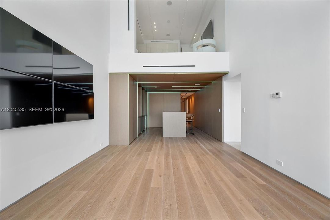 For Sale: $8,995,000 (4 beds, 4 baths, 5451 Square Feet)