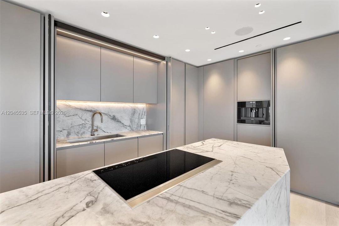 For Sale: $8,995,000 (4 beds, 4 baths, 5451 Square Feet)