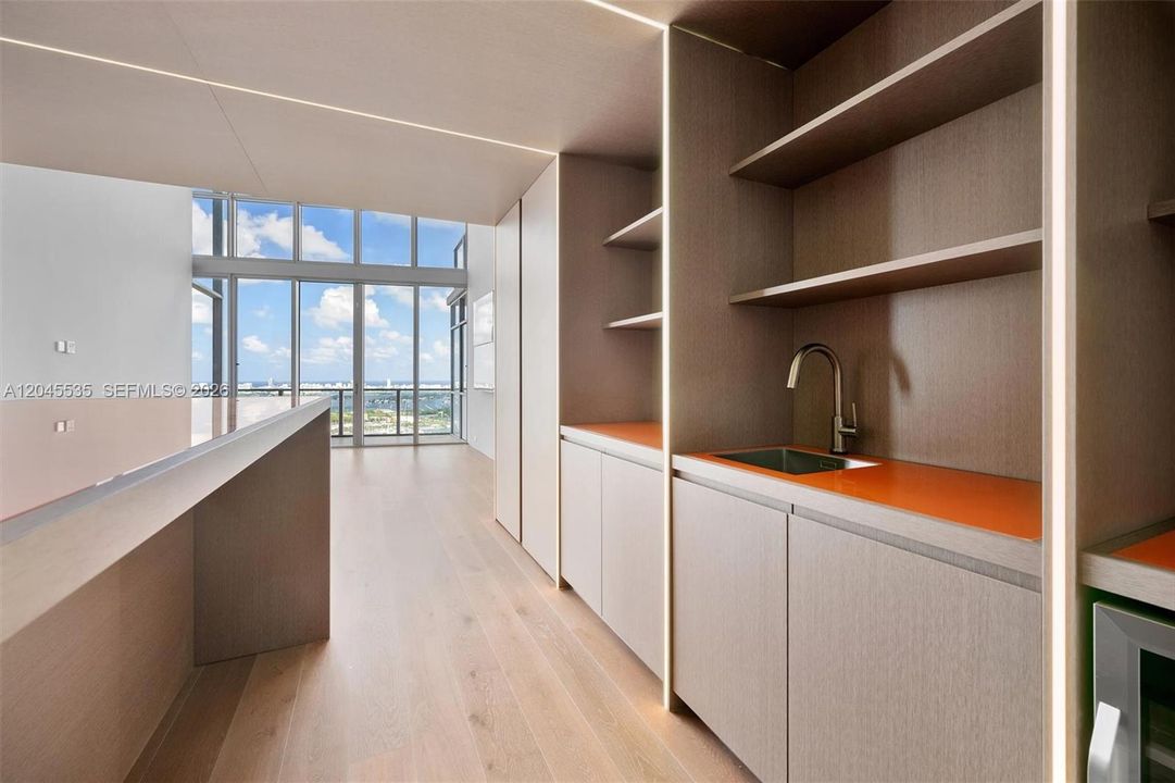 For Sale: $8,995,000 (4 beds, 4 baths, 5451 Square Feet)