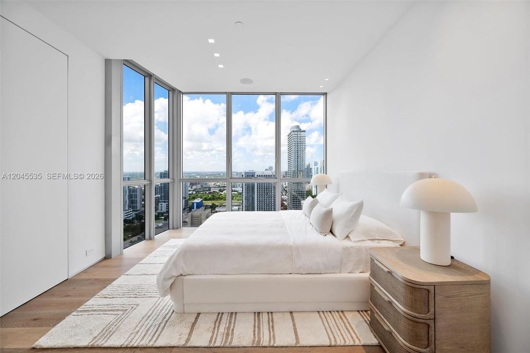 For Sale: $8,995,000 (4 beds, 4 baths, 5451 Square Feet)