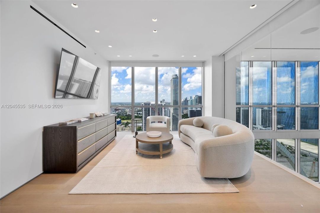 For Sale: $8,995,000 (4 beds, 4 baths, 5451 Square Feet)