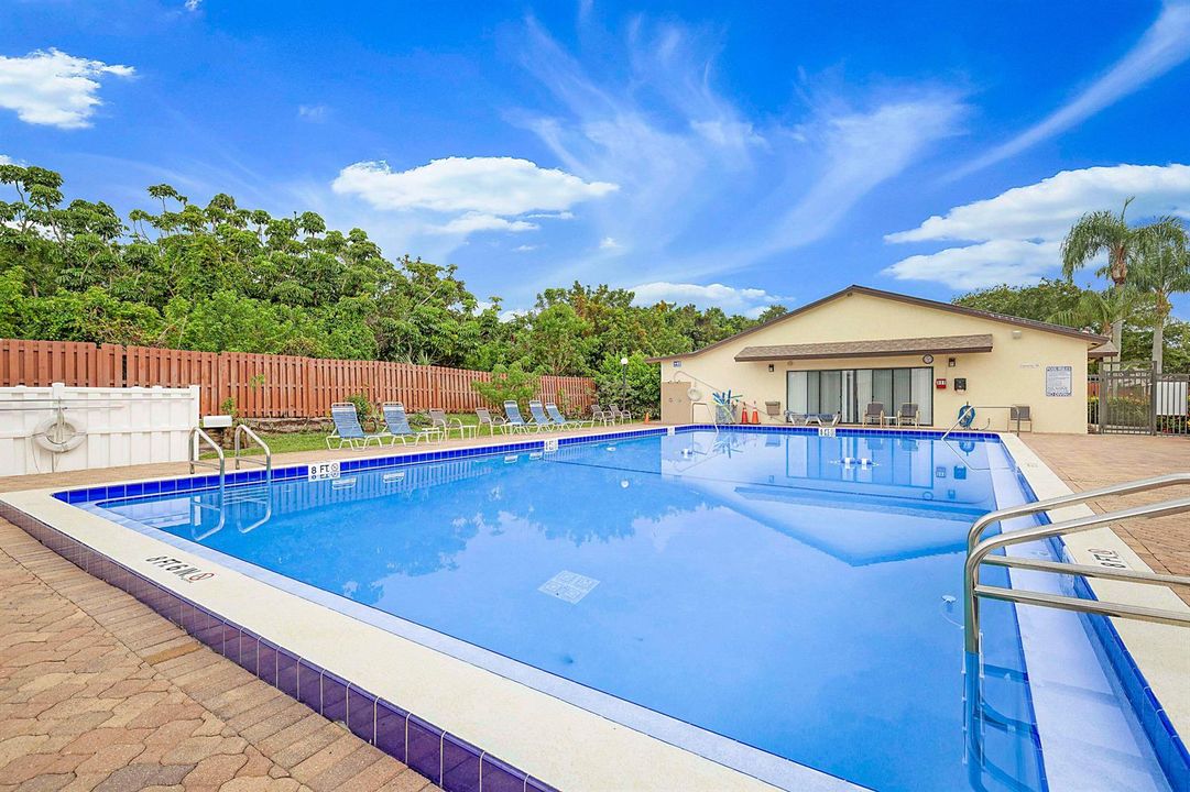 8071 SE Villa Circle-27