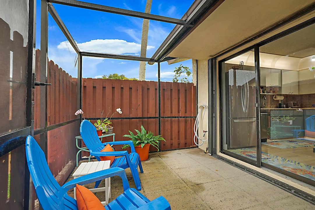 8071 SE Villa Circle-22