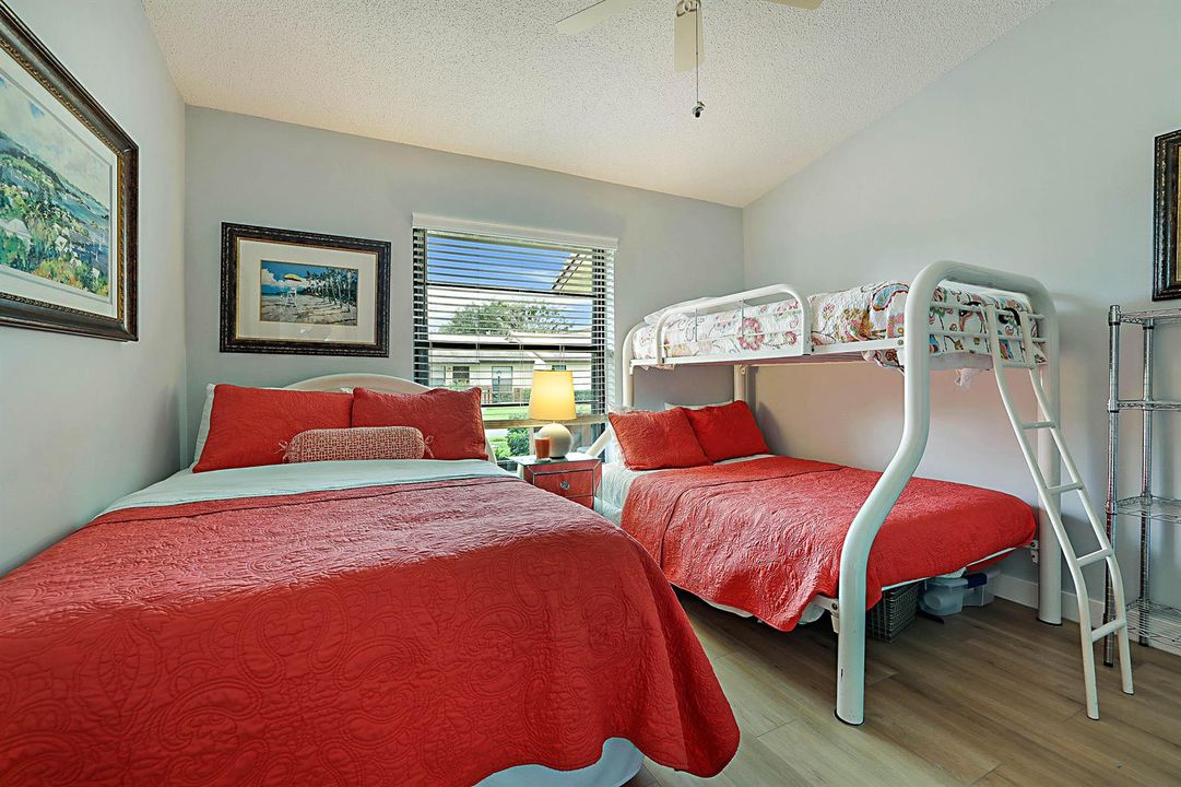 8071 SE Villa Circle-17
