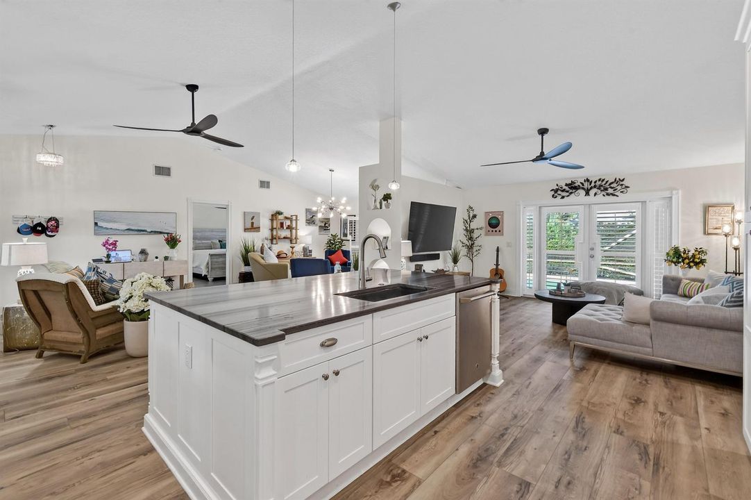 252CoconutPoint(33)