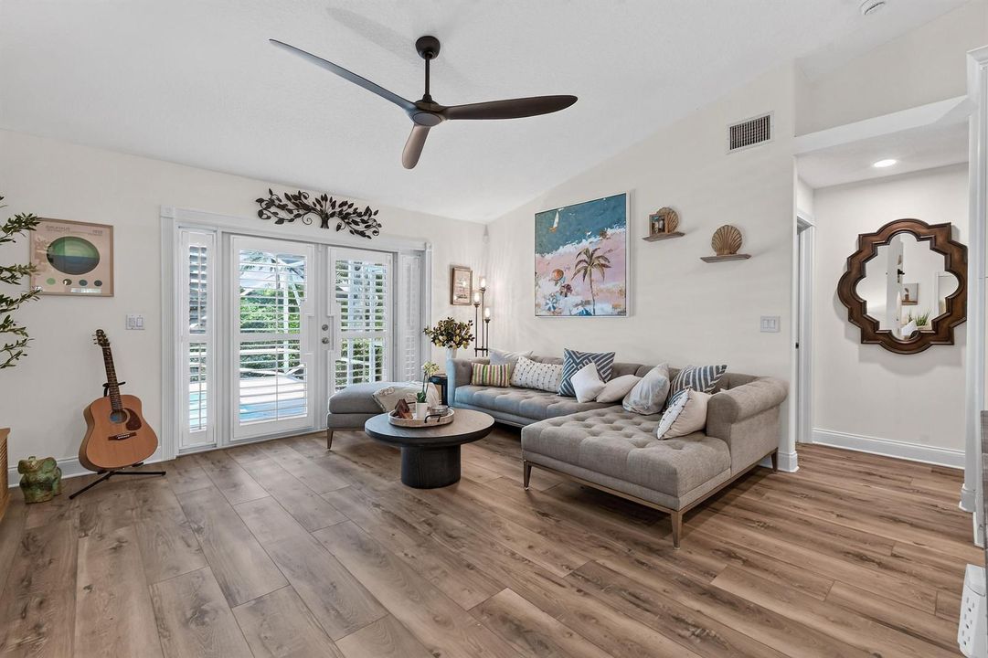252CoconutPoint(23)