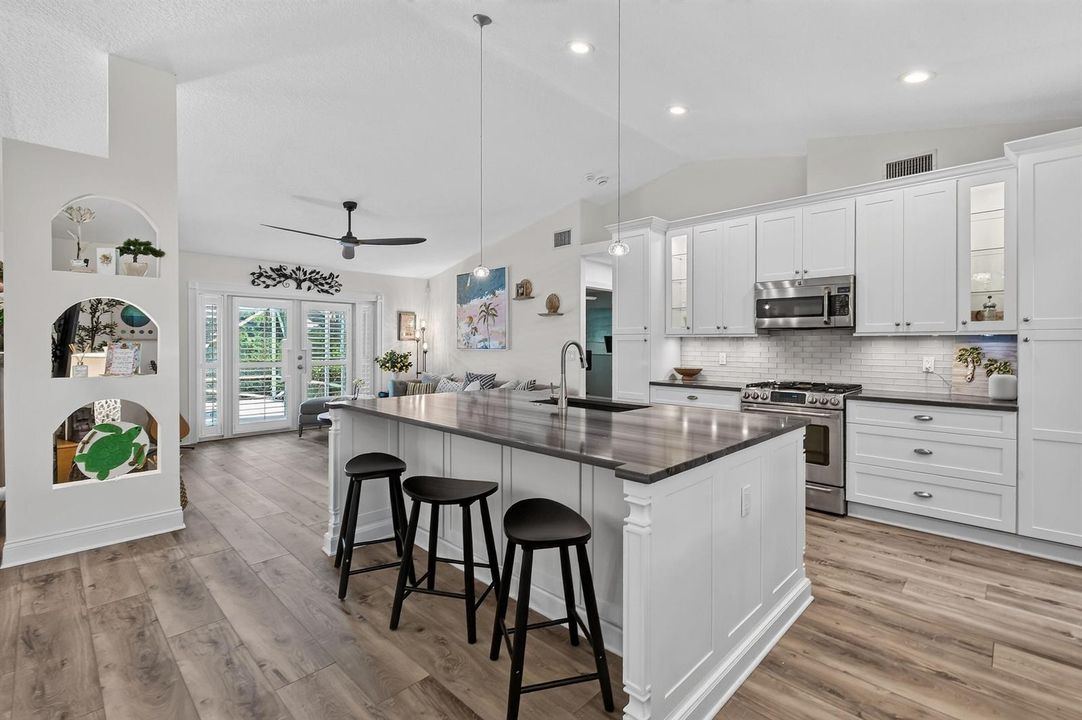 252CoconutPoint(30)