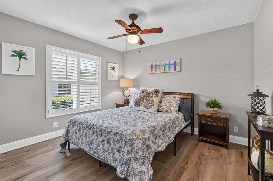 252CoconutPoint(52)