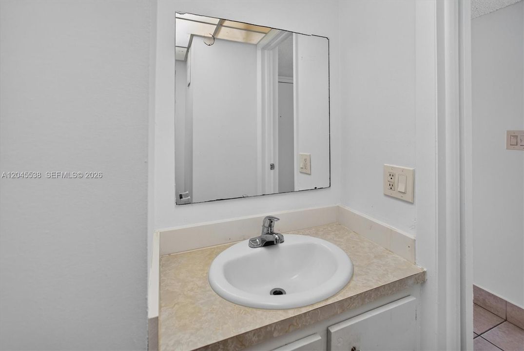 En Venta: $199,900 (1 camas, 1 baños, 812 Pies cuadrados)