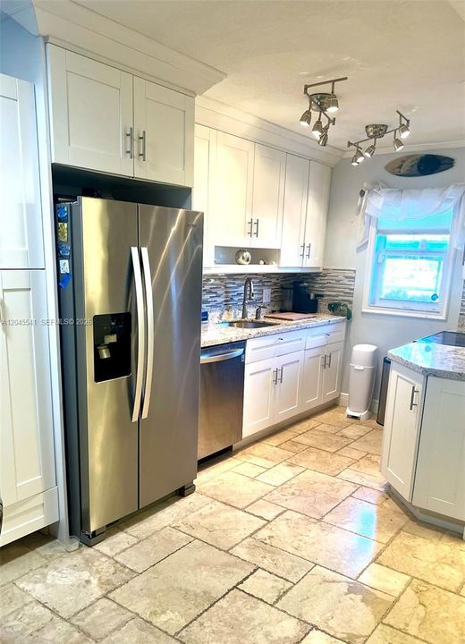 En Venta: $499,999 (2 camas, 2 baños, 899 Pies cuadrados)