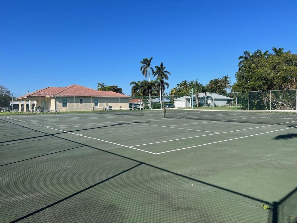En Venta: $499,999 (2 camas, 2 baños, 899 Pies cuadrados)