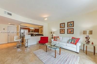 En Renta: $2,400 (1 camas, 1 baños, 770 Pies cuadrados)