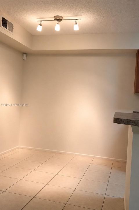 В аренду: $2,000 (2 спален, 2 ванн, 1024 Квадратных фут)