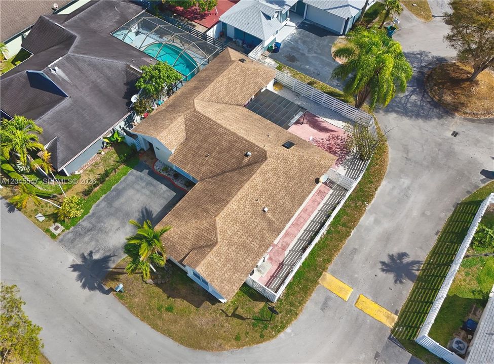 En Venta: $640,000 (3 camas, 3 baños, 1561 Pies cuadrados)