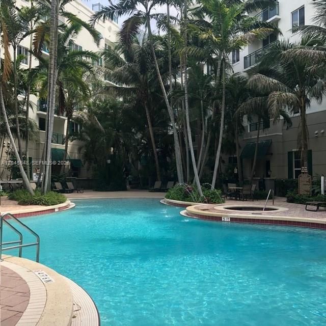 En Venta: $389,500 (2 camas, 2 baños, 1331 Pies cuadrados)