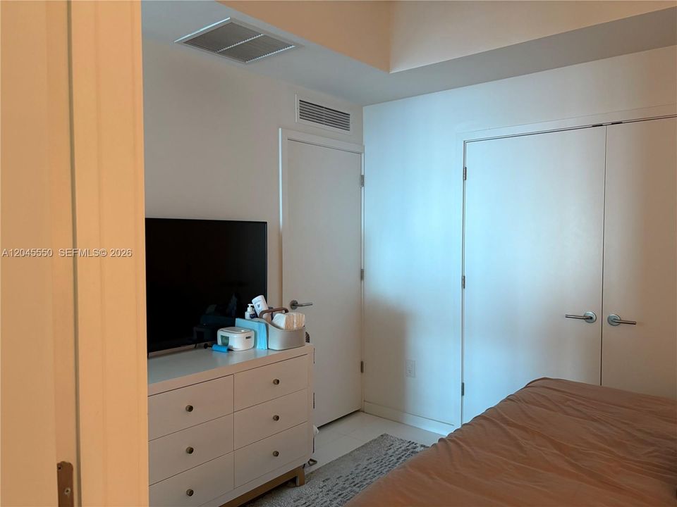 For Rent: $4,800 (1 beds, 2 baths, 1173 Square Feet)