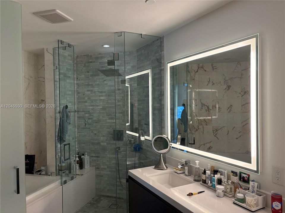 For Rent: $4,800 (1 beds, 2 baths, 1173 Square Feet)