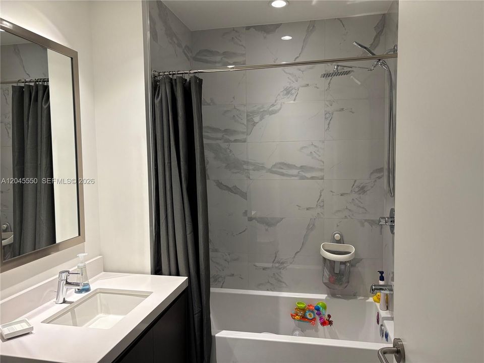For Rent: $4,800 (1 beds, 2 baths, 1173 Square Feet)