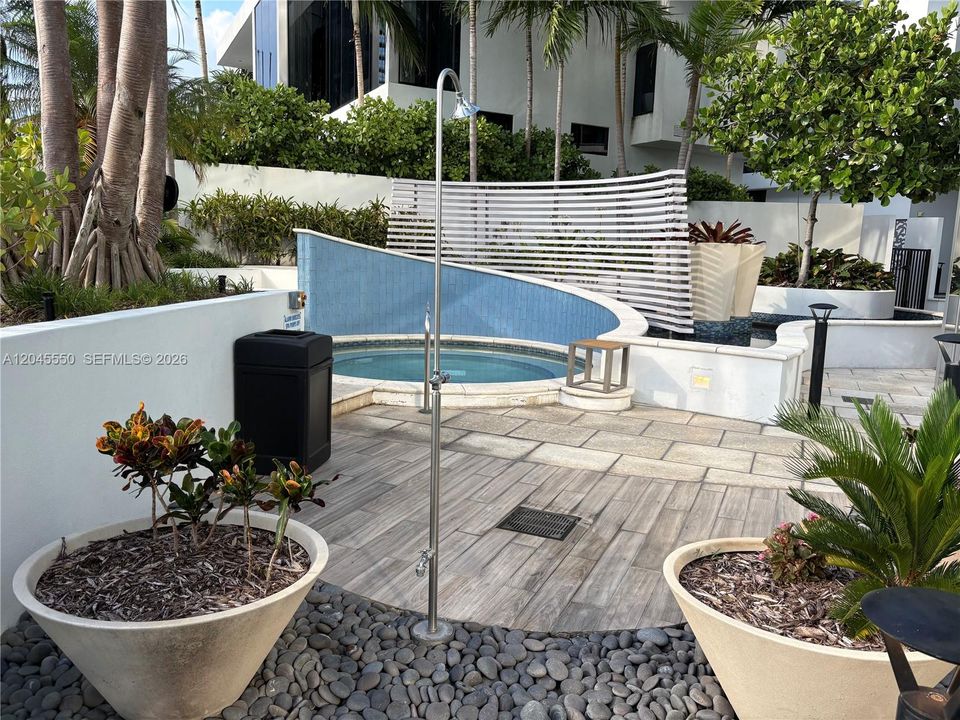 For Rent: $4,800 (1 beds, 2 baths, 1173 Square Feet)