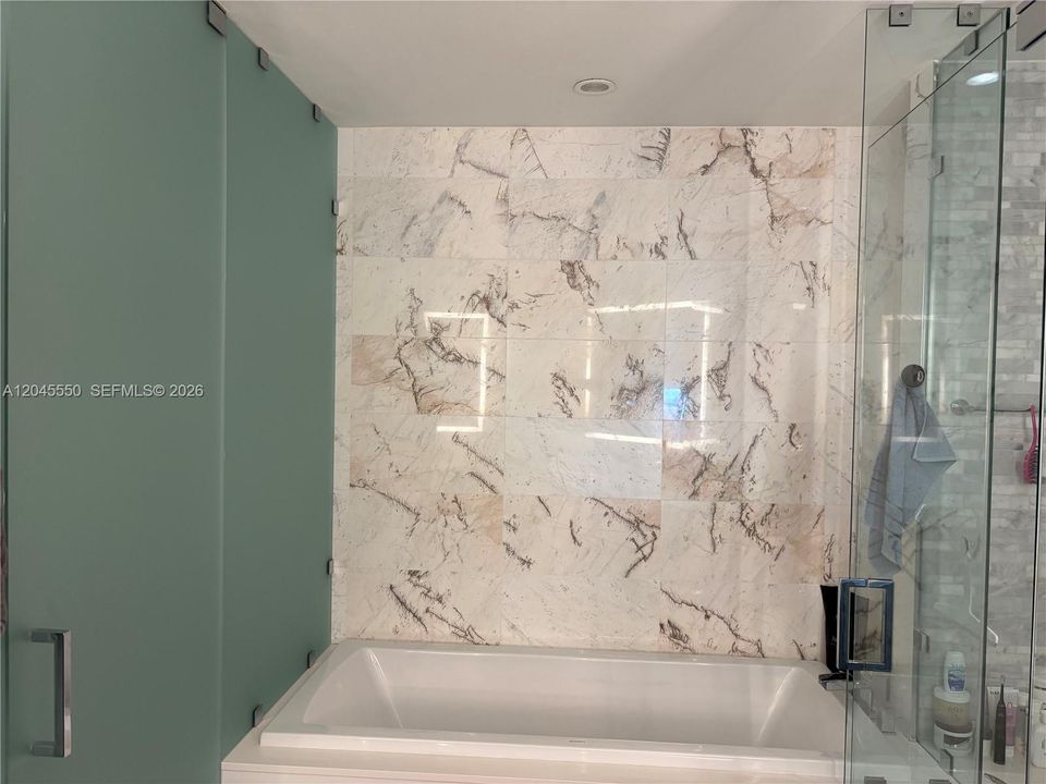 For Rent: $4,800 (1 beds, 2 baths, 1173 Square Feet)