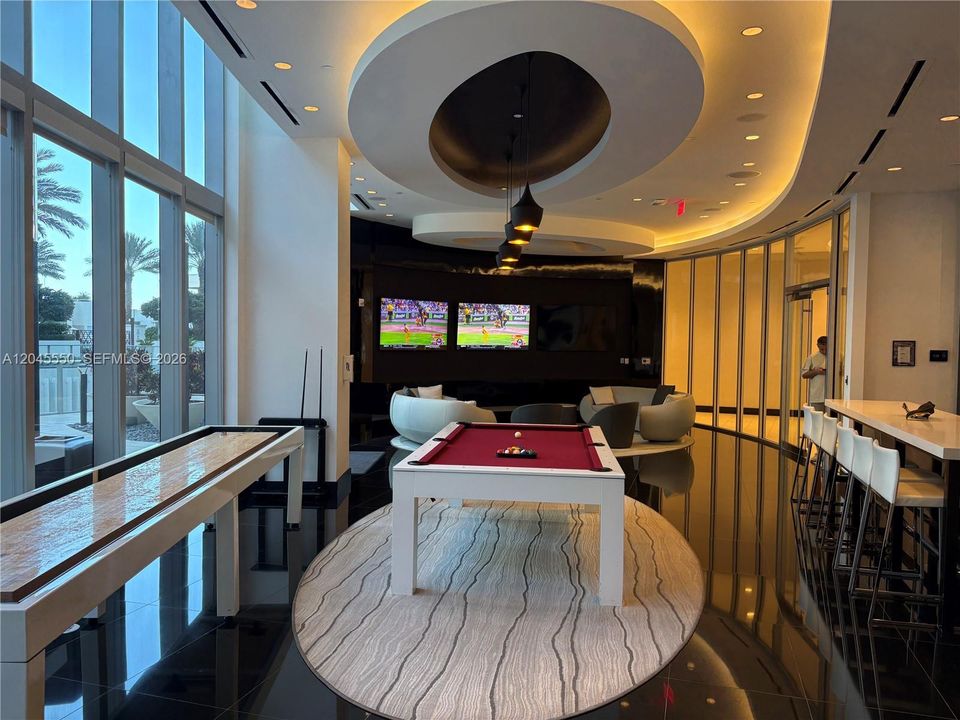 For Rent: $4,800 (1 beds, 2 baths, 1173 Square Feet)