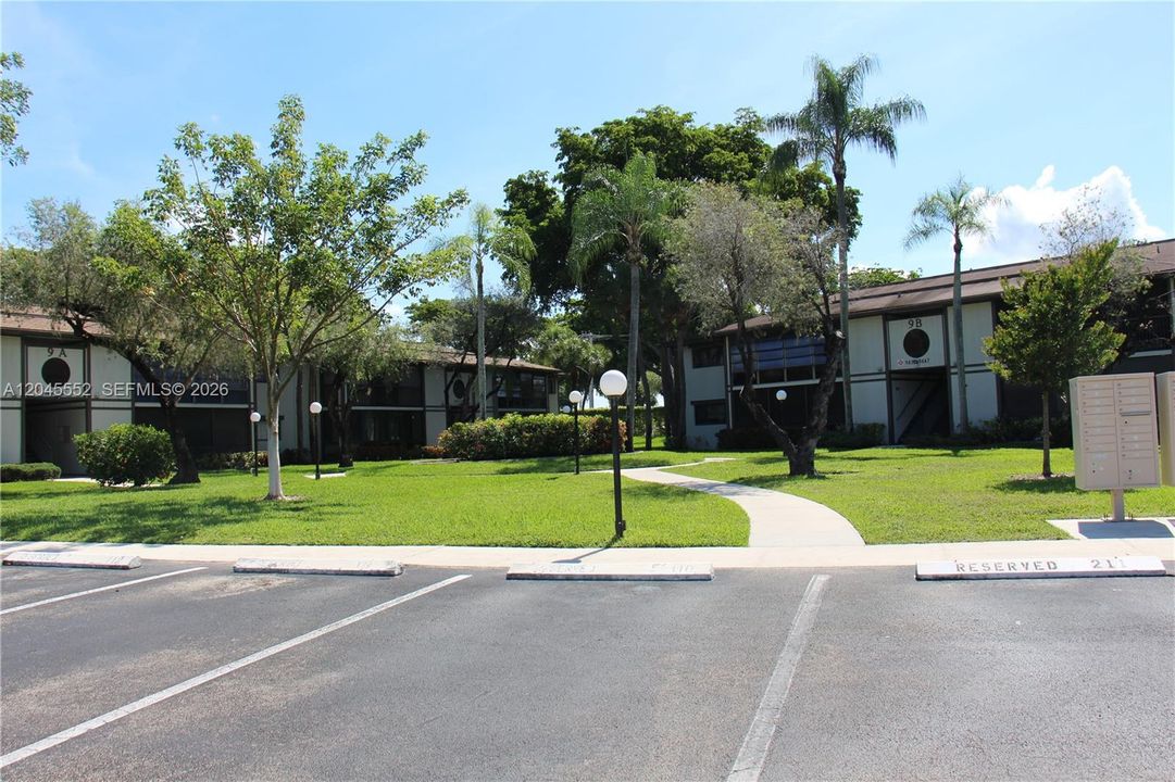 For Sale: $197,000 (2 beds, 2 baths, 820 Square Feet)