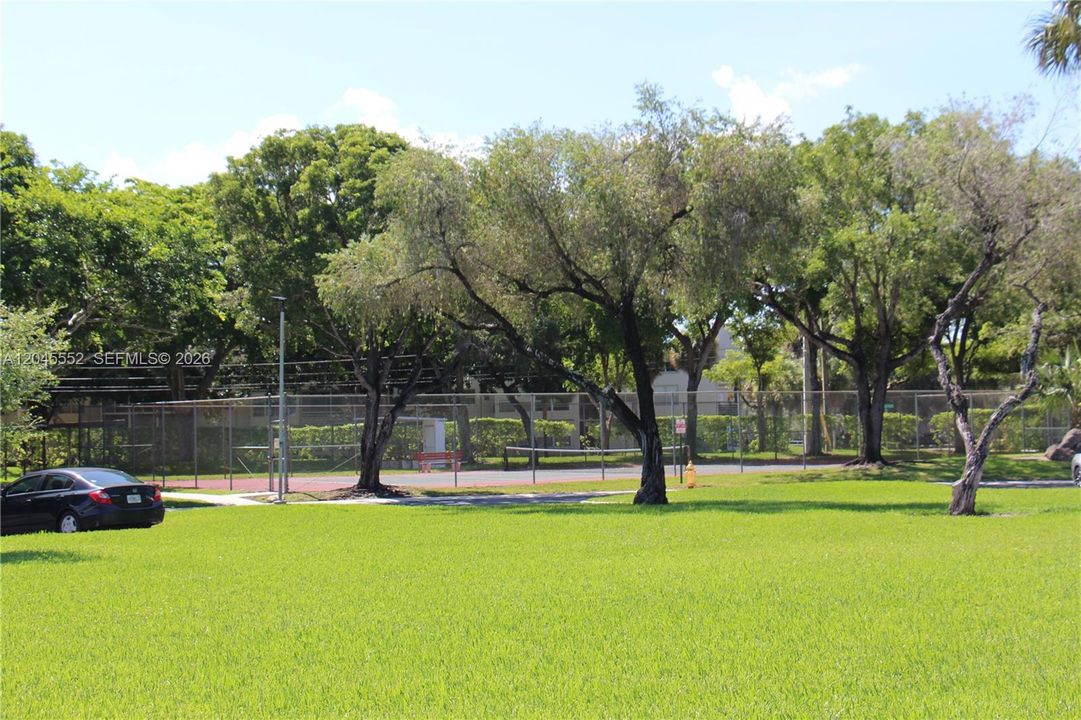 For Sale: $197,000 (2 beds, 2 baths, 820 Square Feet)