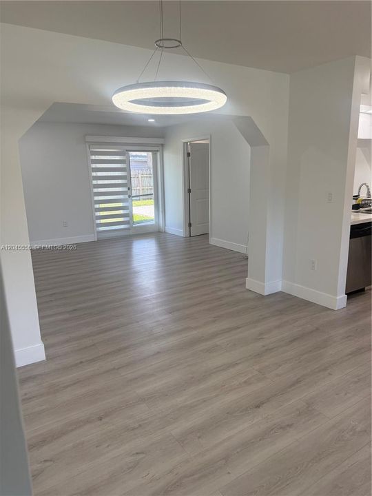 В аренду: $3,200 (3 спален, 2 ванн, 1377 Квадратных фут)