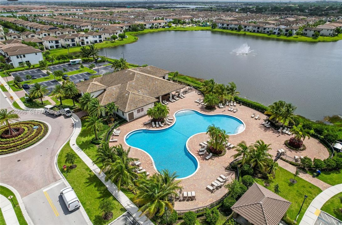 For Sale: $655,000 (3 beds, 2 baths, 2025 Square Feet)