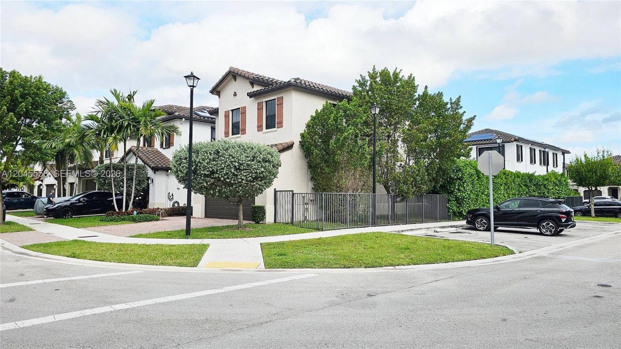 For Sale: $655,000 (3 beds, 2 baths, 2025 Square Feet)