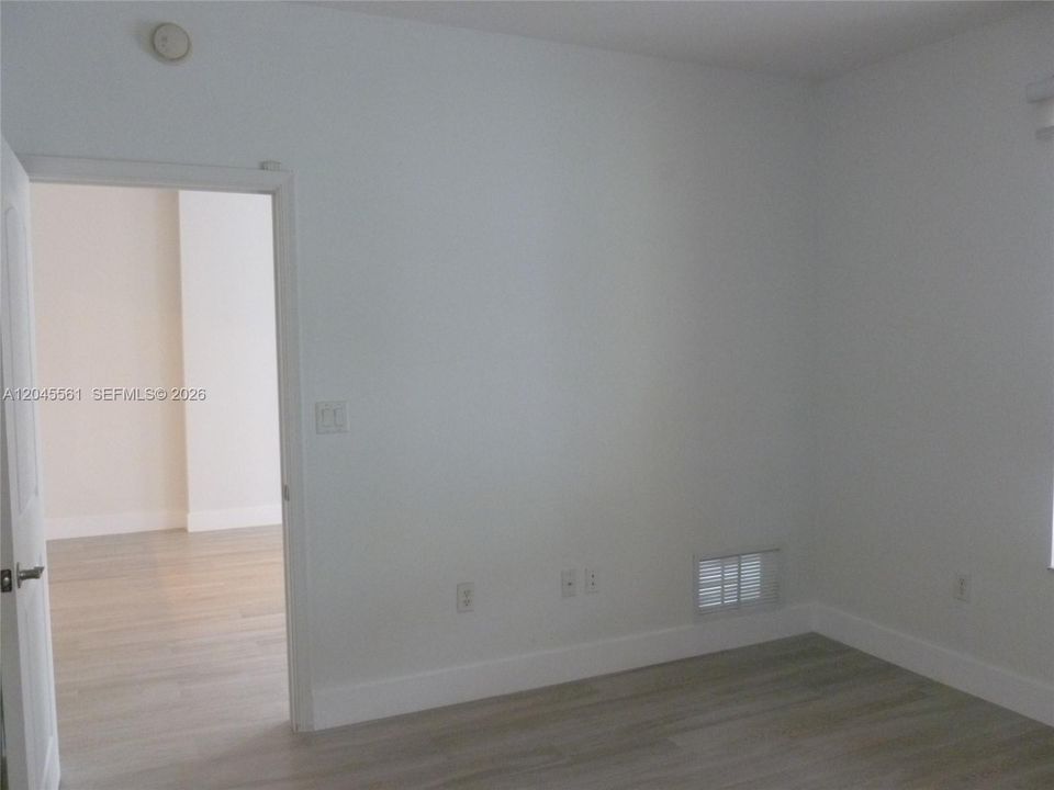 For Rent: $2,400 (1 beds, 1 baths, 759 Square Feet)