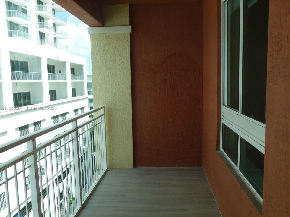For Rent: $2,400 (1 beds, 1 baths, 759 Square Feet)