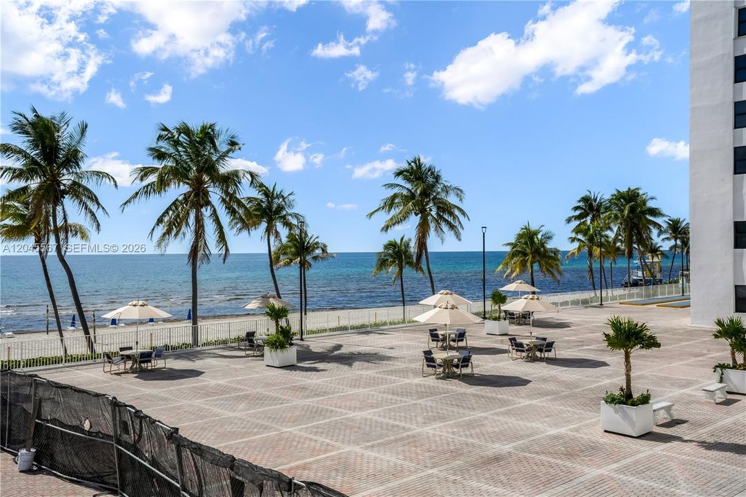 待售: $325,000 (1 贝兹, 1 浴室, 1000 平方英尺)
