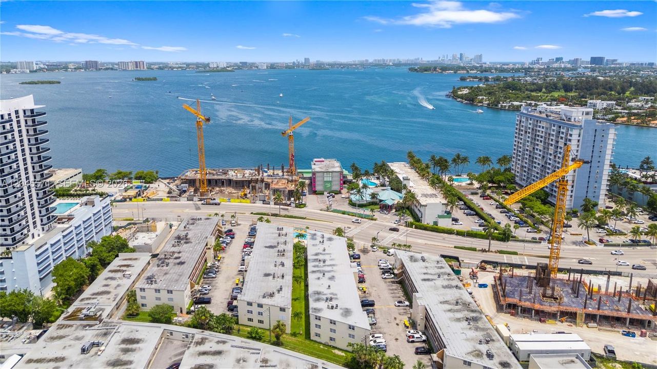 На продажу: $159,000 (1 спален, 1 ванн, 695 Квадратных фут)